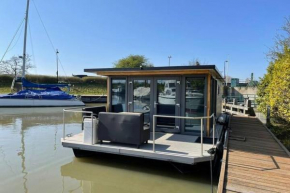 Houseboat Tulip NS006